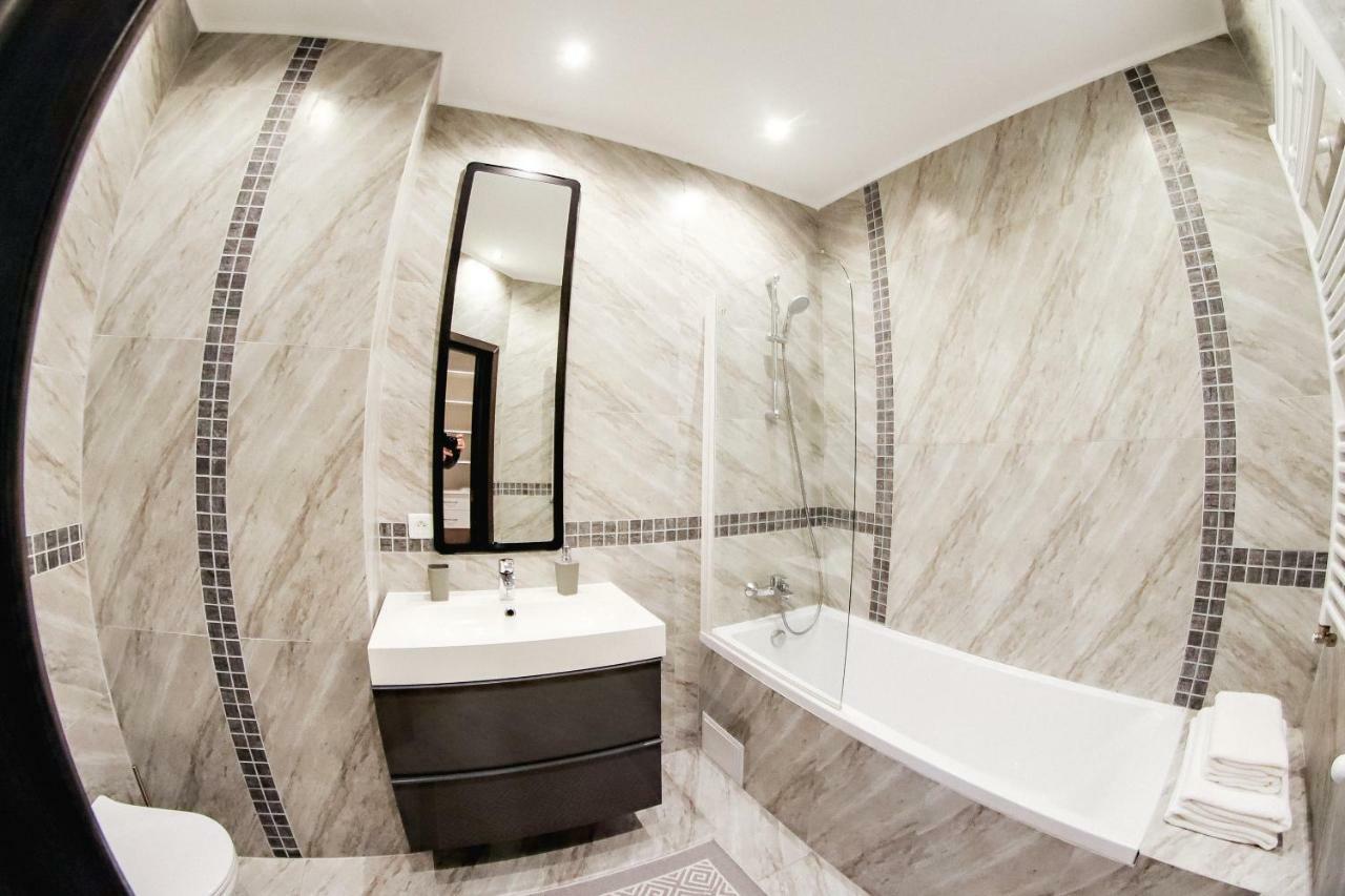 Great Apartment Near Unic Shopping Center Chisinau Exterior photo